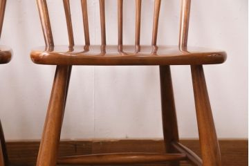 和製ヴィンテージ　柏木工(KASHIWA)　背もたれがお洒落なナラ材製のダイニングチェア2脚セット(イス、ウィンザーチェア、ビンテージ、ウインザーチェア)(R-048394)