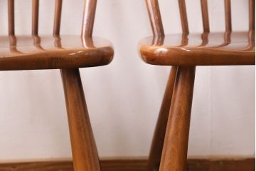 和製ヴィンテージ　柏木工(KASHIWA)　背もたれがお洒落なナラ材製のダイニングチェア2脚セット(イス、ウィンザーチェア、ビンテージ、ウインザーチェア)(R-048394)