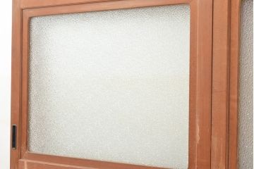 和製アンティーク　高級品　存在感のある木目が魅力!杉材一枚板を贅沢に使用した、ダイヤガラス入りの引き戸4枚セット(建具)(R-048396)