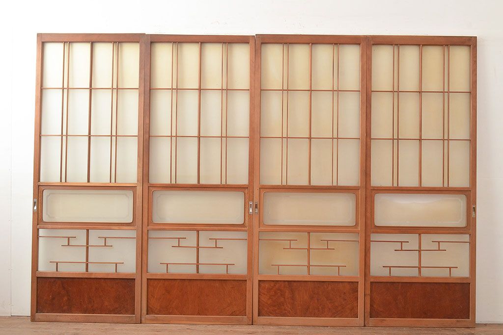 ヴィンテージ建具　昭和中期　珍しい桟のデザインが目を引くガラス戸4枚セット　(R-048398)
