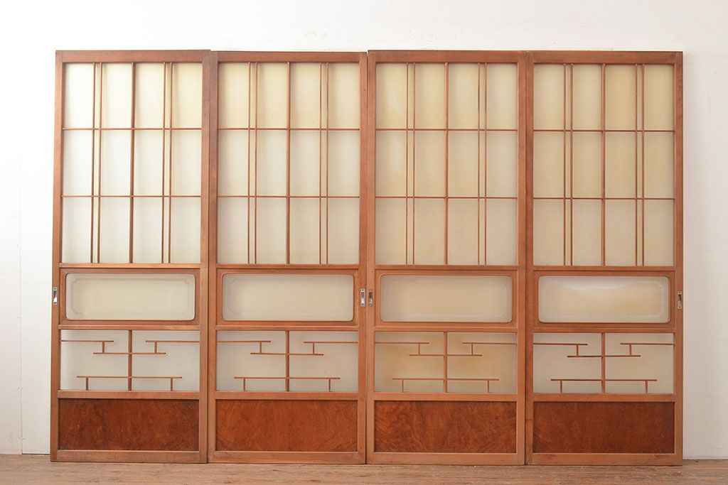 ヴィンテージ建具　昭和中期　珍しい桟のデザインが目を引くガラス戸4枚セット　(R-048398)