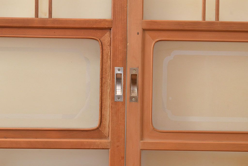 ヴィンテージ建具　昭和中期　珍しい桟のデザインが目を引くガラス戸4枚セット　(R-048398)