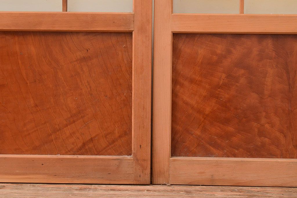 ヴィンテージ建具　昭和中期　珍しい桟のデザインが目を引くガラス戸4枚セット　(R-048398)