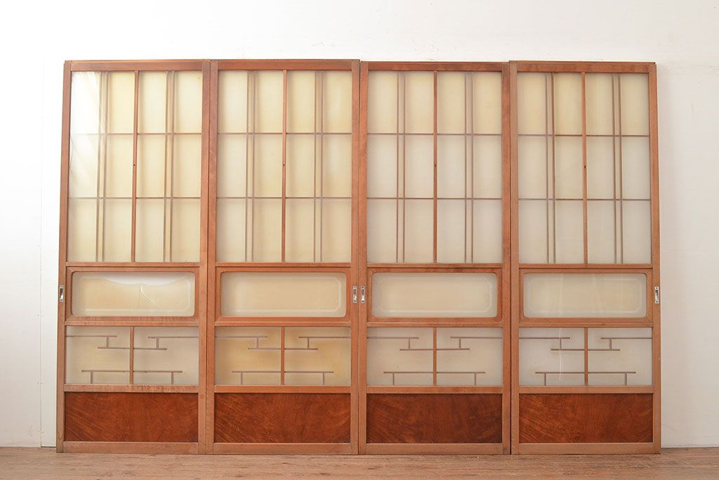 ヴィンテージ建具　昭和中期　珍しい桟のデザインが目を引くガラス戸4枚セット　(R-048398)