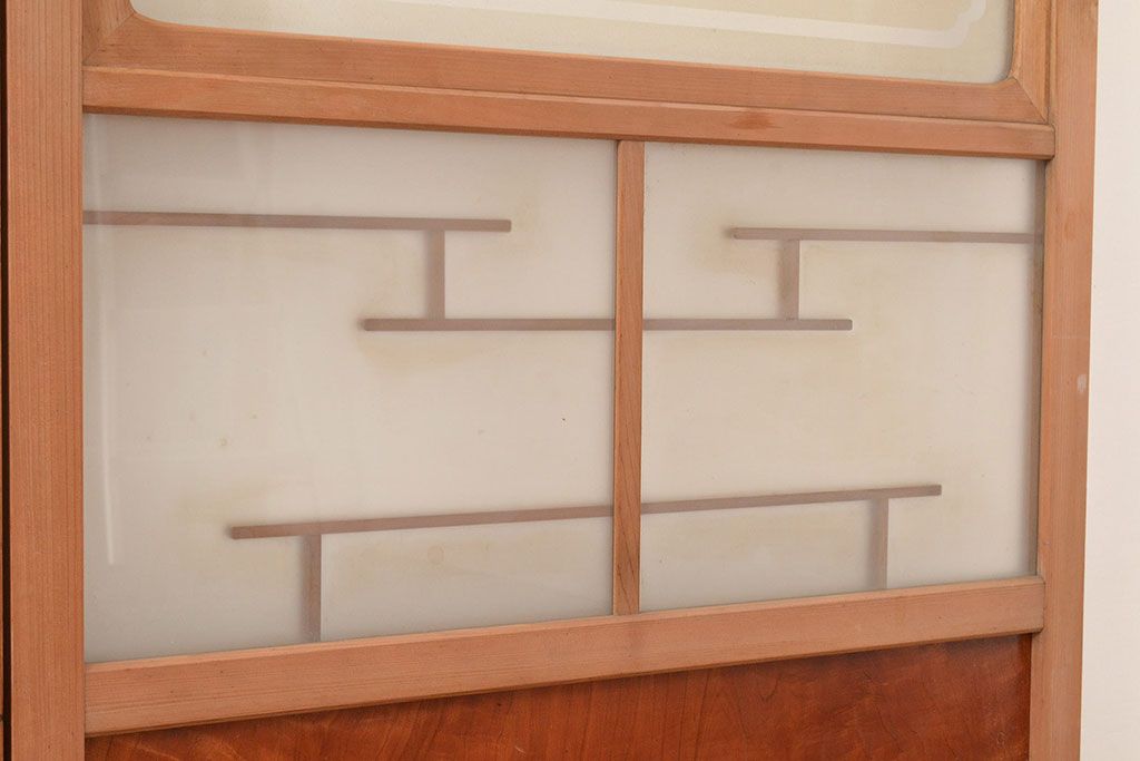 ヴィンテージ建具　昭和中期　珍しい桟のデザインが目を引くガラス戸4枚セット　(R-048398)