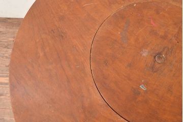 和製ヴィンテージ　珍品　店舗什器におすすめ!可動式の棚が付いた変わったつくりのセンターテーブル(ラウンドテーブル、ビンテージ)(R-048400)