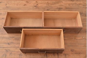 和製アンティーク　昭和中期　三方ナラ材　薄型の収納棚(戸棚、サイドボード)(R-048401)