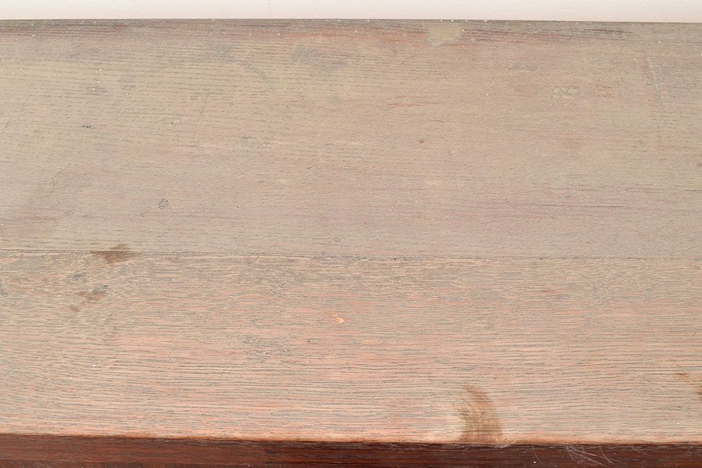 和製アンティーク　昭和中期　三方ナラ材　薄型の収納棚(戸棚、サイドボード)(R-048401)