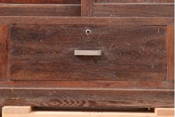 和製アンティーク　昭和中期　三方ナラ材　薄型の収納棚(戸棚、サイドボード)(R-048401)