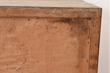 和製アンティーク　昭和中期　三方ナラ材　薄型の収納棚(戸棚、サイドボード)(R-048401)