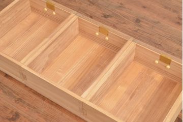 中古　国産　伝統工芸　桐屋田中製　優美な牡丹金具が品の良さを高める総桐材製の衣装箪笥(定価約60万円)(桐箪笥、整理箪笥、チェスト、引き出し、桐たんす)(R-048403)