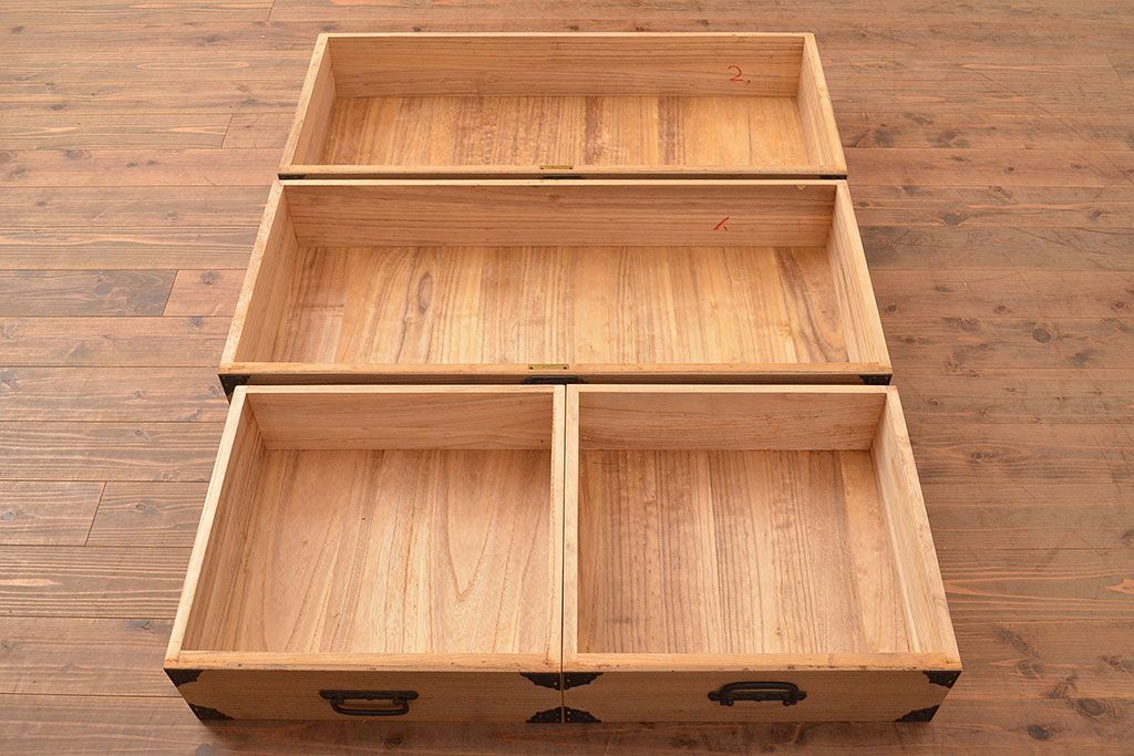 中古　上品な佇まいが魅力的な国産の総桐箪笥(衣装箪笥、着物箪笥、和タンス、桐たんす)(R-048407)