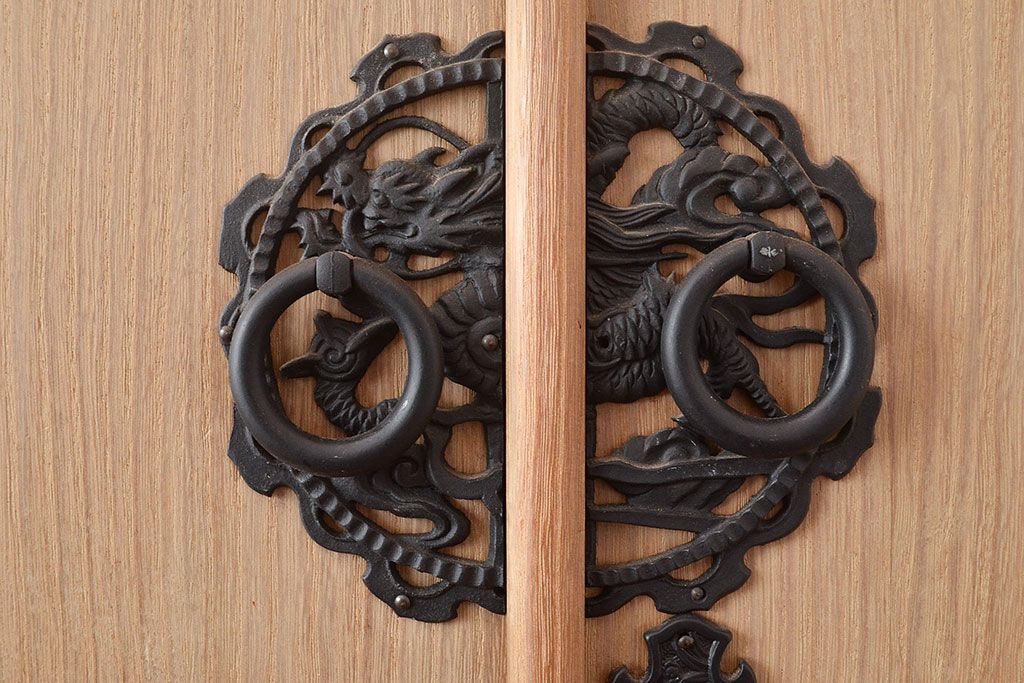 中古　上品な佇まいが魅力的な国産の総桐箪笥(衣装箪笥、着物箪笥、和タンス、桐たんす)(R-048407)