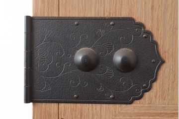 中古　上品な佇まいが魅力的な国産の総桐箪笥(衣装箪笥、着物箪笥、和タンス、桐たんす)(R-048407)