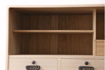 中古　上品な和の趣を漂わせる国産の総桐箪笥(衣装箪笥、和タンス、桐たんす)(R-048408)