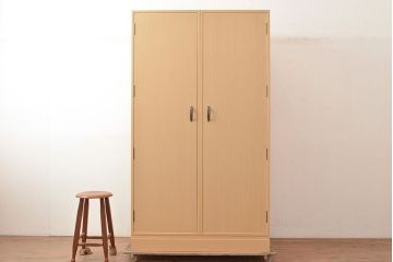 中古　伝統工芸品　伝統工芸士・横山松雄作　すっきりとした佇まいが魅力的な加茂総桐箪笥のワードローブ(定価約60万円)(総桐たんす、洋服タンス、衣装タンス)(R-048410)