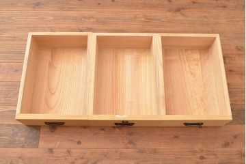 中古　伝統工芸品　伝統工芸士・横山松雄作　明るい木肌が温もりを感じさせる加茂総桐箪笥(総桐たんす、引き出し、チェスト、衣装タンス)(R-048411)