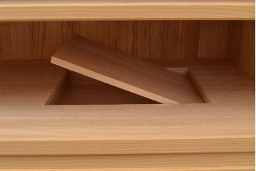 中古　伝統工芸品　伝統工芸士・横山松雄作　明るい木肌が温もりを感じさせる加茂総桐箪笥(総桐たんす、引き出し、チェスト、衣装タンス)(R-048411)