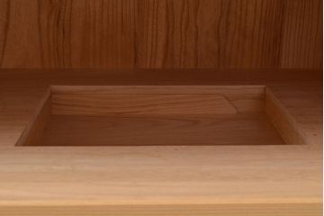 中古　伝統工芸品　伝統工芸士・横山松雄作　明るい木肌が温もりを感じさせる加茂総桐箪笥(総桐たんす、引き出し、チェスト、衣装タンス)(R-048411)