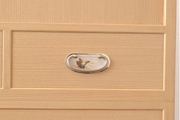 中古　伝統工芸品　伝統工芸士・横山松雄作　かくし付き!すずらんの意匠金具が愛らしい加茂総桐箪笥(総桐たんす、整理箪笥、引き出し、チェスト、衣装タンス)(R-048412)
