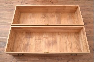 中古　国産　衣装盆付き　素朴な風合いが魅力の総桐箪笥(着物箪笥、衣装箪笥、和タンス、引き出し、チェスト、桐たんす)(R-048413)