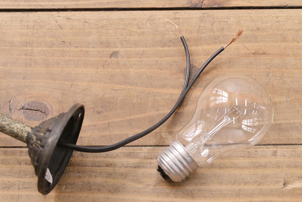 和製アンティーク　シャビーなブラケットが良い雰囲気を作り出す天井照明(吊り下げ照明、ペンダントライト)(R-048415)