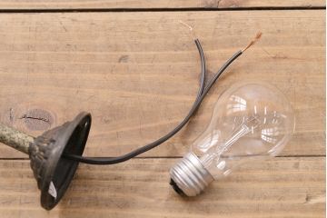 和製アンティーク　シャビーなブラケットが良い雰囲気を作り出す天井照明(吊り下げ照明、ペンダントライト)(R-048415)