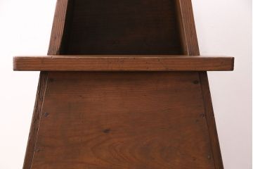 和製アンティーク　大きめサイズが嬉しい、ヒノキ材製のレトロな踏み台(ステップ台、飾り台、花台)(R-048426)
