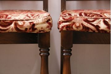 和製ビンテージ　カリモク家具(karimoku)　エレガントなデザインが格調高い雰囲気を醸し出すチェア4脚セット(ダイニングチェア、椅子)(R-048428)