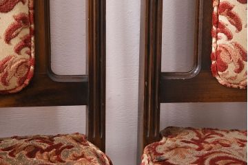 和製ビンテージ　カリモク家具(karimoku)　エレガントなデザインが格調高い雰囲気を醸し出すチェア2脚セット(ダイニングチェア、椅子)(R-048429)