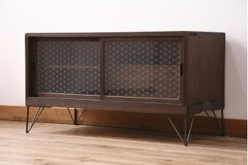 和製アンティーク　当店オリジナル模様のガラス入り!和の趣溢れる総桐材製の箪笥ローボード(戸棚、テレビ台、テレビボード、時代箪笥)(R-048430)