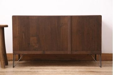 和製アンティーク 和の趣あふれる、オリジナル組子入りガラスの箪笥ローボード(戸棚、テレビ台、テレビボード、時代箪笥)(R-048431)