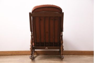 中古　柏木工　レトロな雰囲気漂うロッキングチェア(アームチェア)(R-048433)