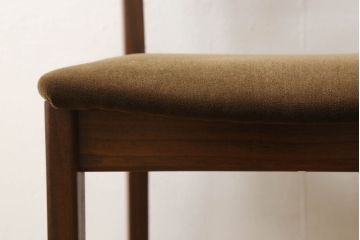 北欧ヴィンテージ　G-PLAN(ジープラン)　チーク材　落ち着いた色合いが魅力のダイニングチェア(イス、椅子、ビンテージ)(R-048441)