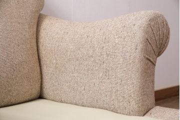 中古　HENREDON(ヘンレドン)　丸みを帯びたデザインが可愛らしい一人掛けソファ(シングル、アームチェア、1Pソファ)(R-048444)