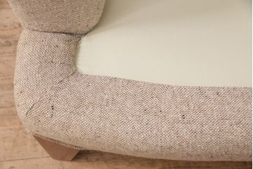 中古　HENREDON(ヘンレドン)　丸みを帯びたデザインが可愛らしい一人掛けソファ(シングル、アームチェア、1Pソファ)(R-048444)