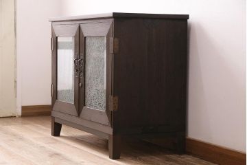 和製アンティーク　桐タンスリメイク!!　結霜ガラスと金具が上品な趣を醸し出すテレビ台(ローボード、収納棚、テレビボード)(R-048445)