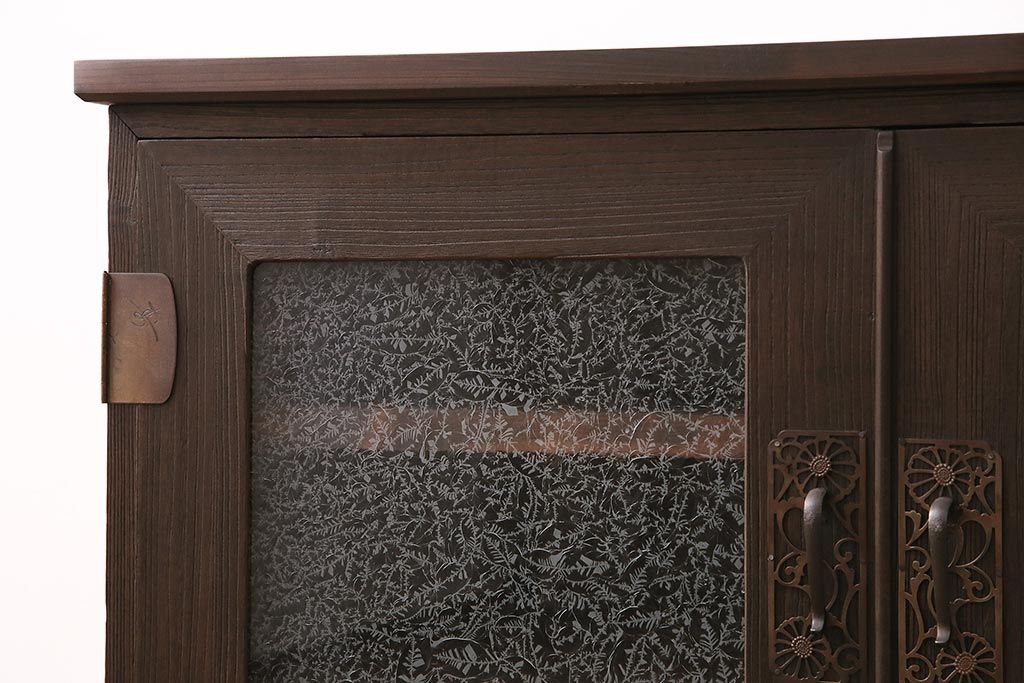 和製アンティーク　桐タンスリメイク!!　結霜ガラスと金具が上品な趣を醸し出すテレビ台(ローボード、収納棚、テレビボード)(R-048445)