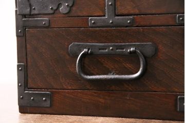 和製アンティーク　米沢産　黒い金具が渋いかっこ良さを漂わせる、総栗材製の硯箱(小引き出し)(R-048446)