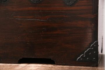 和製アンティーク　米沢産　黒い金具が渋いかっこ良さを漂わせる、総栗材製の硯箱(小引き出し)(R-048446)