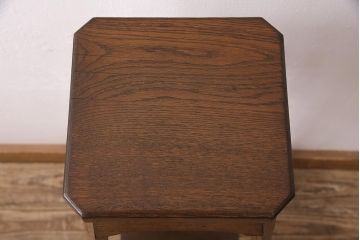 和製アンティーク　優しい木の温もりあふれるナラ材製の花台(飾り台)(R-048448)