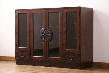 中古　伝統民芸家具　岩谷堂箪笥　存在感のある黒い金具が目を引くサイドボード(収納棚、戸棚、キャビネット)(R-048450)