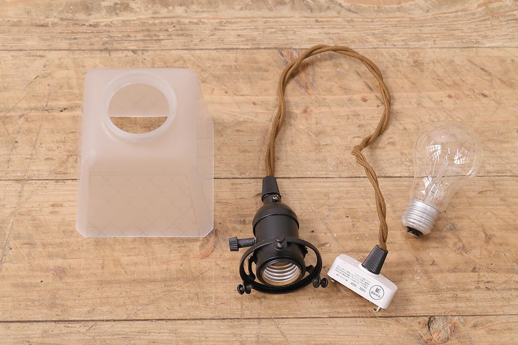 アンティーク照明　和洋折衷の空間におすすめなペンダントライト(吊り下げ照明、天井照明)(R-048456)