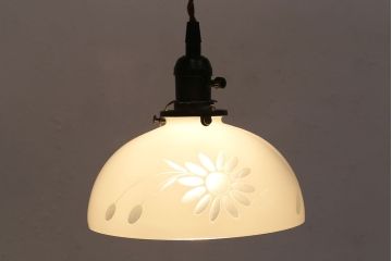 アンティーク照明　昭和レトロ　華やぐ空間を演出してくれる切子電笠照明(天井照明、吊り下げ照明、ペンダントライト)(R-048462)
