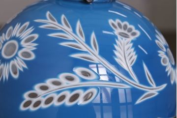 アンティーク照明　青空のようなブルーが空間のアクセントになる切子ガラス電笠照明　レプリカ(被せガラス、天井照明、吊り下げ照明、ペンダントライト)(R-048463)