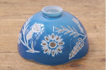 アンティーク照明　青空のようなブルーが空間のアクセントになる切子ガラス電笠照明　レプリカ(被せガラス、天井照明、吊り下げ照明、ペンダントライト)(R-048463)