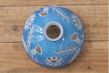 アンティーク照明　青空のようなブルーが空間のアクセントになる切子ガラス電笠照明　レプリカ(被せガラス、天井照明、吊り下げ照明、ペンダントライト)(R-048464)