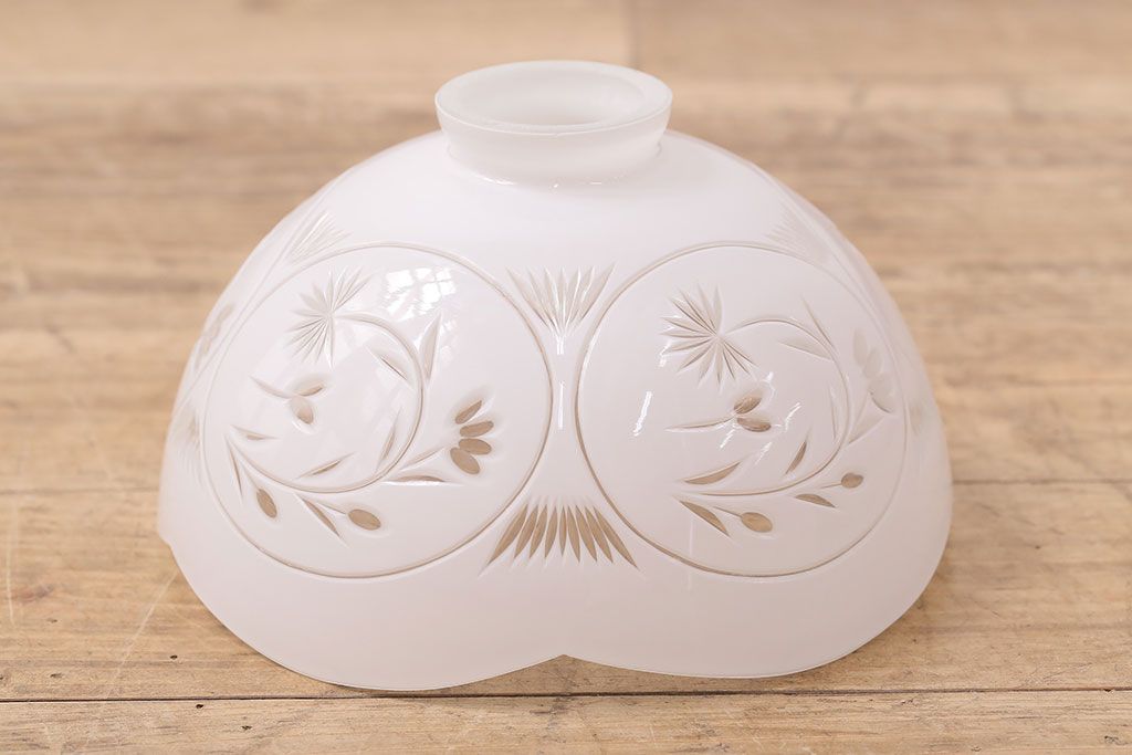 アンティーク照明　端正な美しさが際立つ爽やかな切子ガラス電笠照明　レプリカ(被せガラス、天井照明、吊り下げ照明、ペンダントライト)(R-048465)