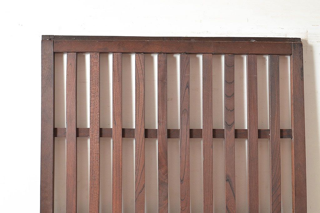 アンティーク建具　明治期　希少　古い木の風合いが魅力的な欅(ケヤキ)材の荒格子戸1枚　(R-048474)