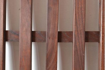 アンティーク建具　明治期　希少　古い木の風合いと木目が魅力的なケヤキ材の荒格子戸1枚(格子戸、引き戸、建具)(R-048474)